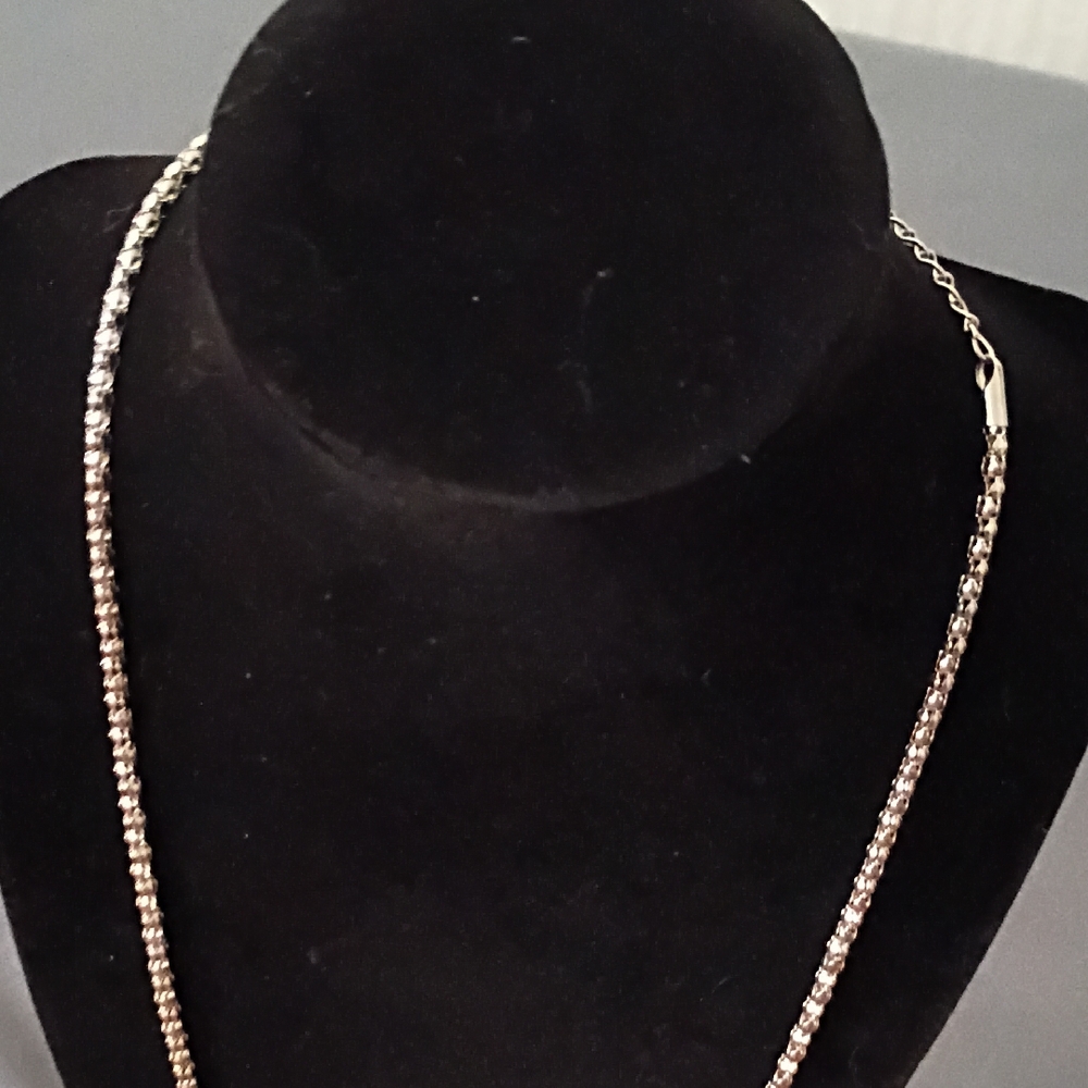 Elegant Gold Necklace